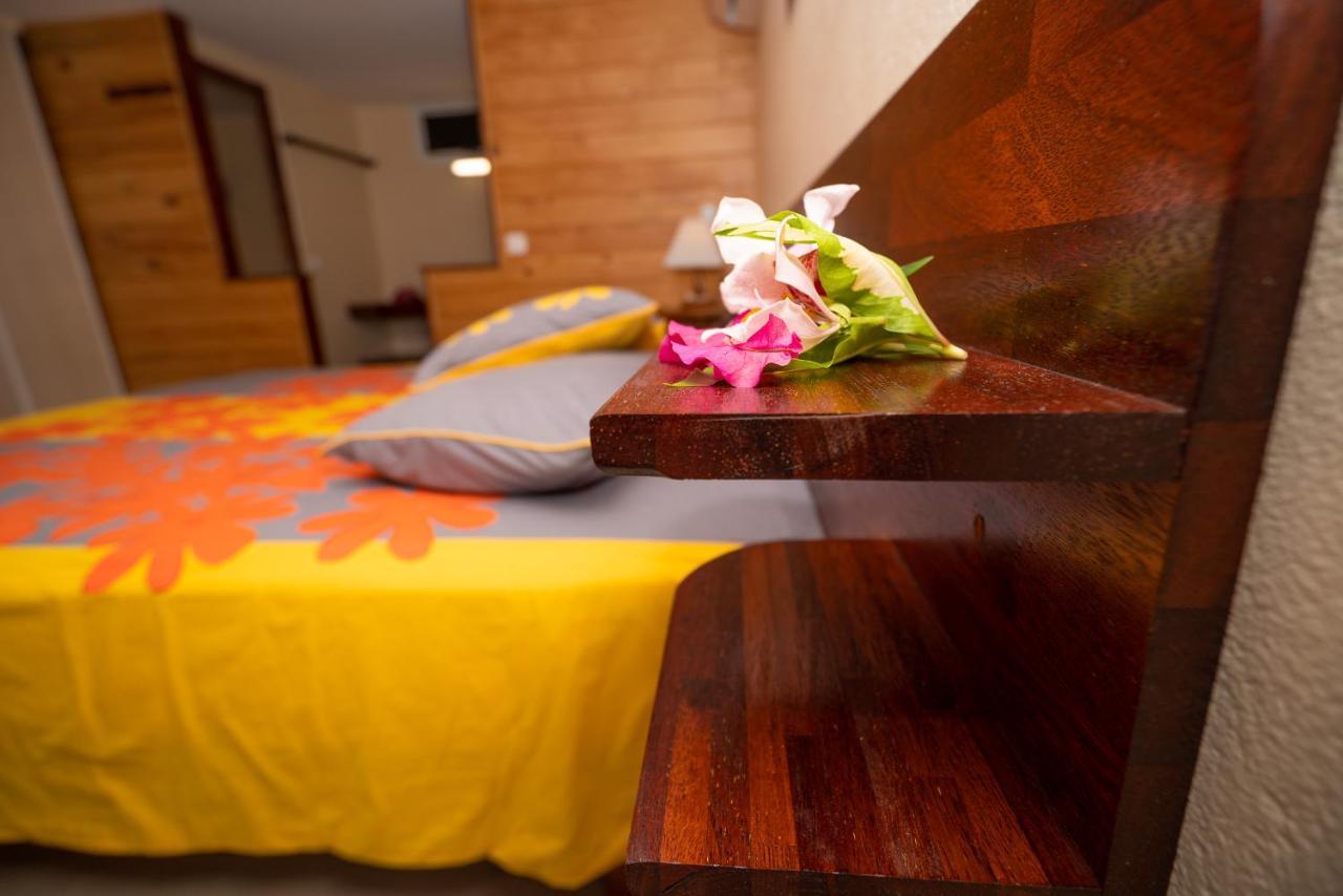 Bora Bora Holiday'S Lodge Eksteriør billede